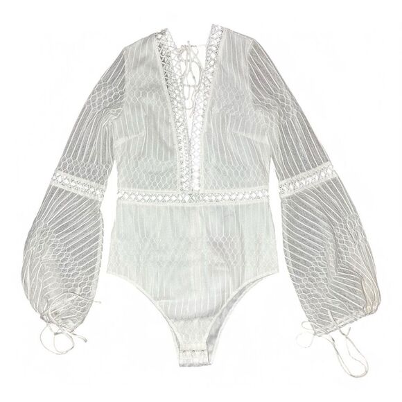 Tiger Mist Alaska White Crochet Lace Bell Sleeve Bodysuit – NWT Size M - Picture 5 of 7